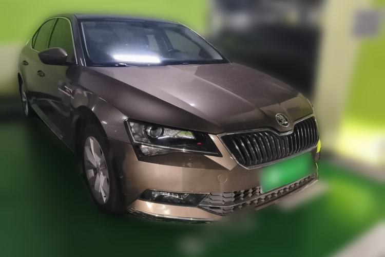 Used Skoda Superb 2016 TSI330 DSG Innovation Edition Front Right 45 Deg