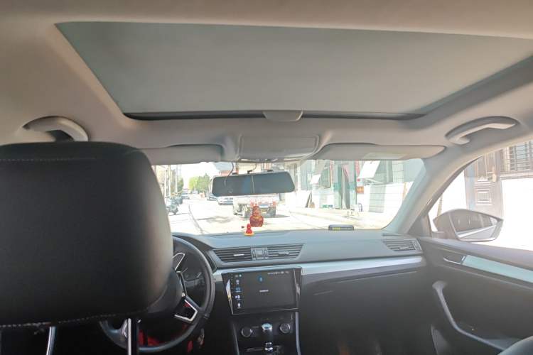 Used Skoda Superb 2016 TSI280 DSG Advanced Edition Headliner