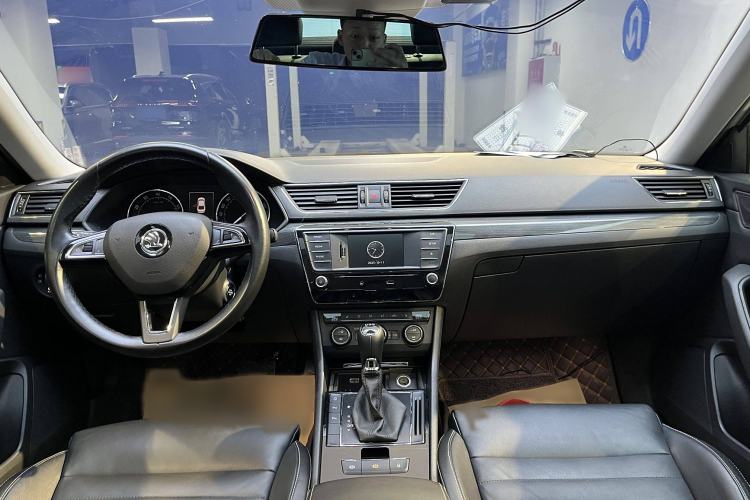 Used Skoda Superb 2016 TSI330 DSG Smart Drive Edition Interior 1