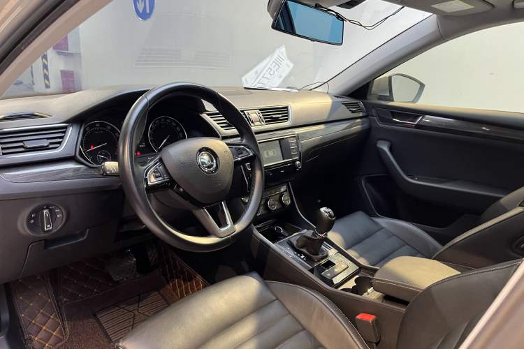 Used Skoda Superb 2016 TSI330 DSG Smart Drive Edition Interior 2