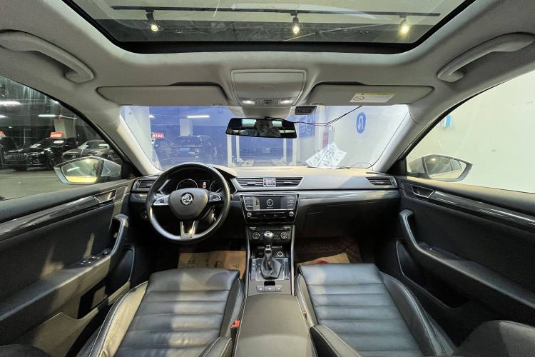 Used Skoda Superb 2016 TSI330 DSG Smart Drive Edition Interior 5