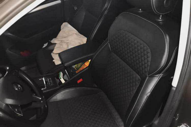 Used Skoda Superb 2016 TSI330 DSG Innovation Edition Left Front Seat