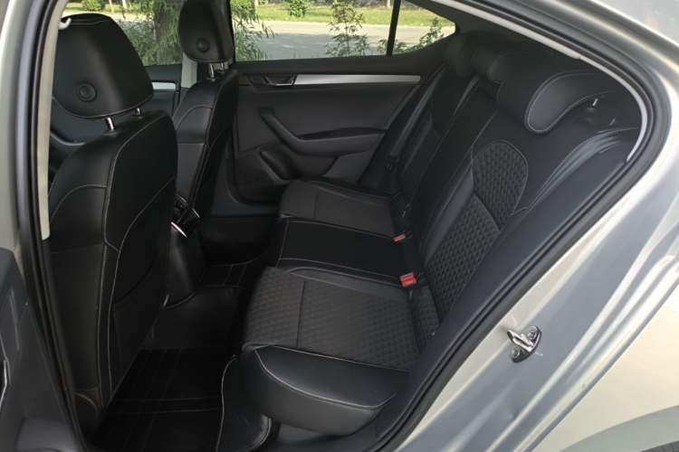 Used Skoda Superb 2016 TSI330 DSG Innovation Edition Left Rear Seat