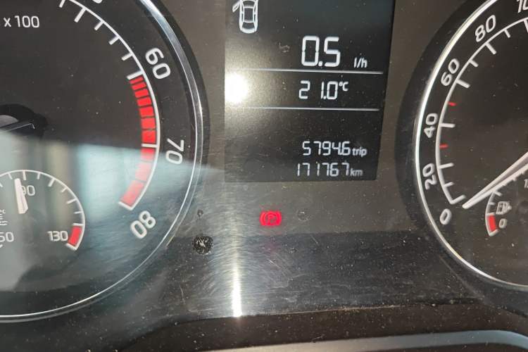 Used Skoda Superb 2016 TSI280 DSG Advanced Edition Odometer Close Up