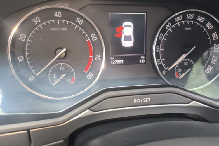 Used Skoda Superb 2016 TSI330 DSG Innovation Edition Odometer Close Up