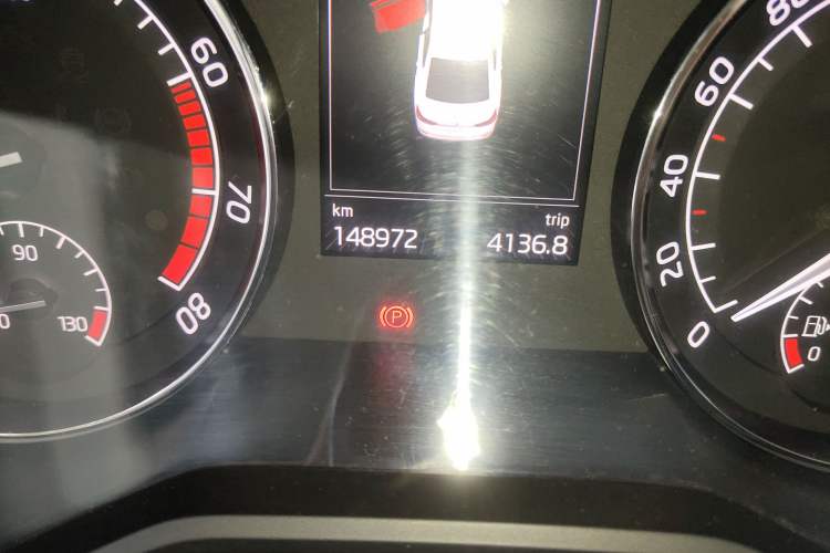 Used Skoda Superb 2016 TSI280 DSG Innovation Edition Odometer Close Up