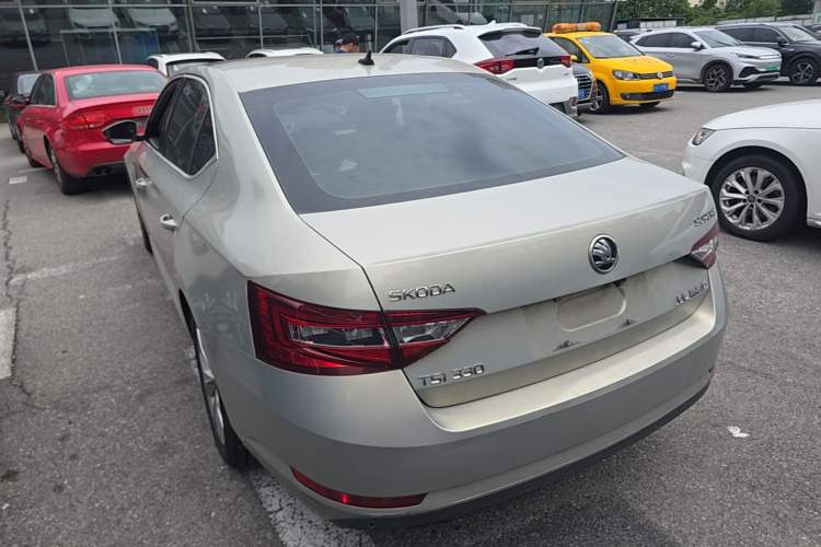 Used Skoda Superb 2016 TSI330 DSG Innovation Edition Rear Left 45 Deg