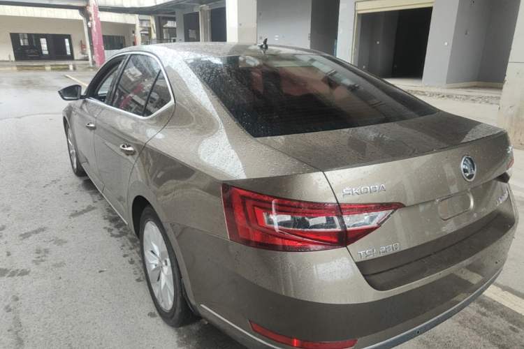 Used Skoda Superb 2016 TSI280 DSG Innovation Edition Rear Left 45 Deg