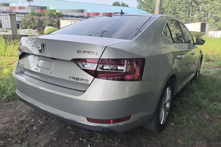 Used Skoda Superb 2016 TSI330 DSG Innovation Edition Rear Right 45 Deg