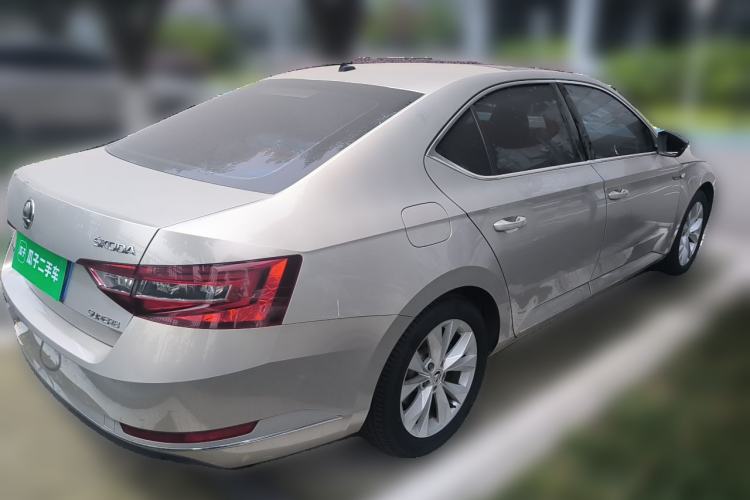 Used Skoda Superb 2016 TSI330 DSG Innovation Edition Rear Right 45 Deg