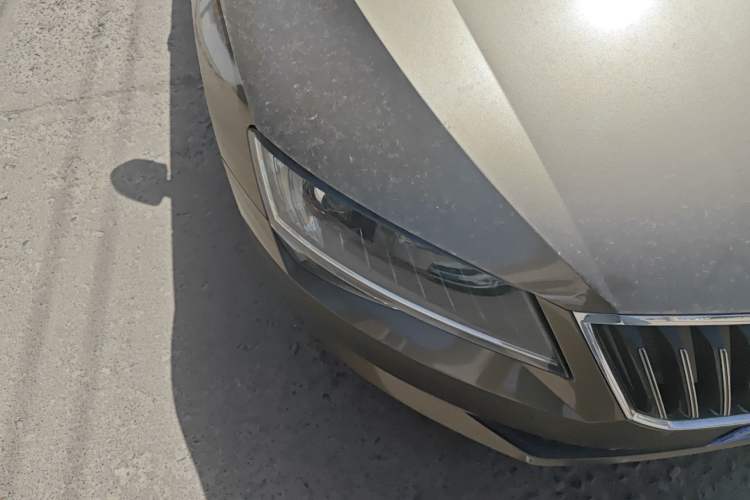 Used Skoda Superb 2016 TSI280 DSG Advanced Edition Right Front Headlight