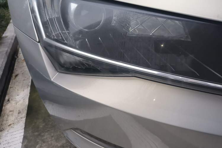 Used Skoda Superb 2016 TSI330 DSG Innovation Edition Right Front Headlight