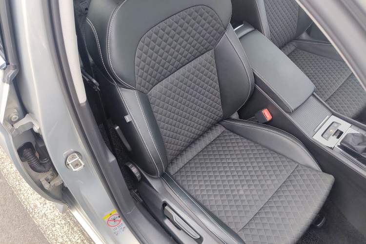 Used Skoda Superb 2016 TSI280 DSG Innovation Edition Right Front Seat