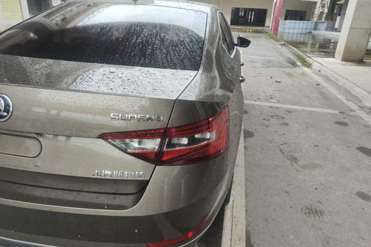 Used Skoda Superb 2016 TSI280 DSG Innovation Edition Right Rear Taillight