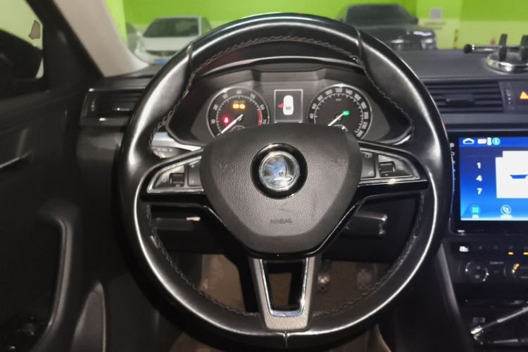 Used Skoda Superb 2016 TSI330 DSG Innovation Edition Steering Wheel