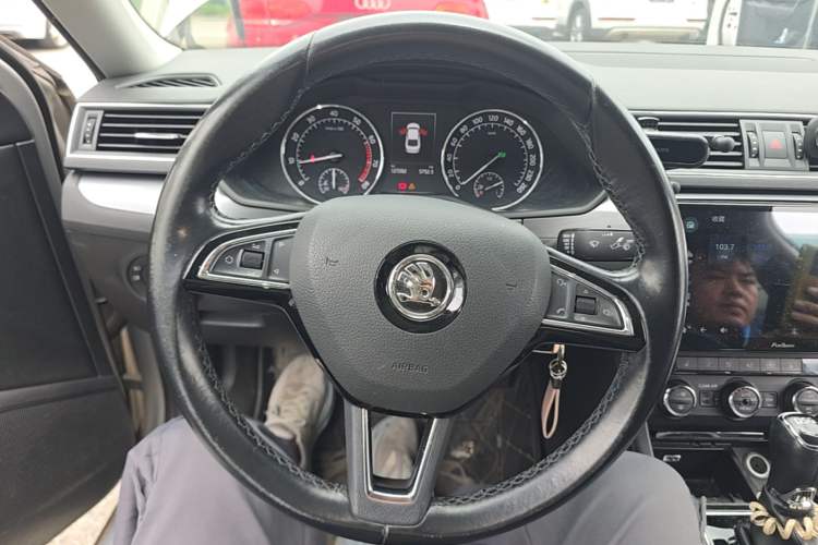 Used Skoda Superb 2016 TSI330 DSG Innovation Edition Steering Wheel
