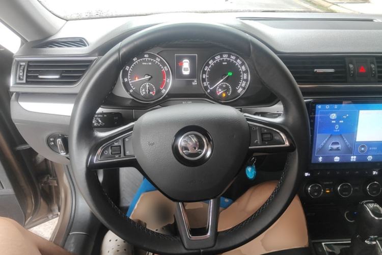 Used Skoda Superb 2016 TSI280 DSG Innovation Edition Steering Wheel