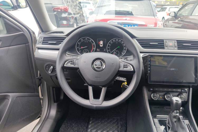 Used Skoda Superb 2016 TSI280 DSG Innovation Edition Steering Wheel