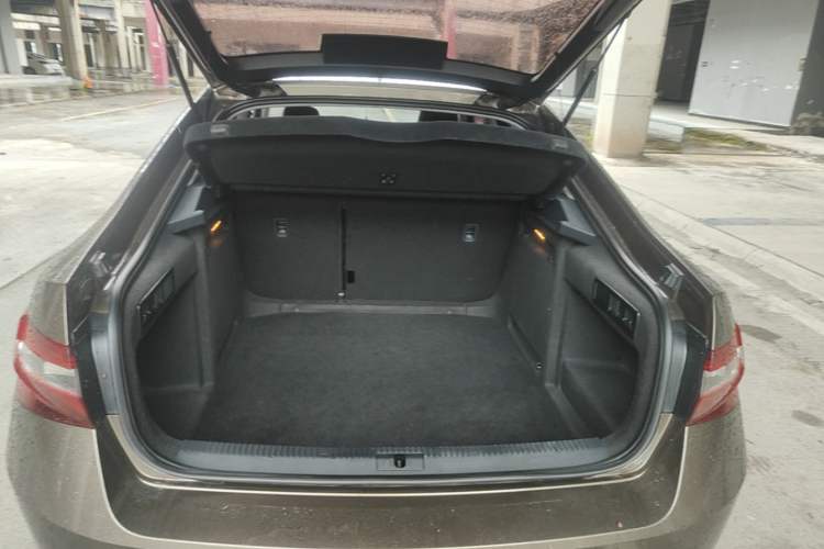 Used Skoda Superb 2016 TSI280 DSG Innovation Edition Trunk