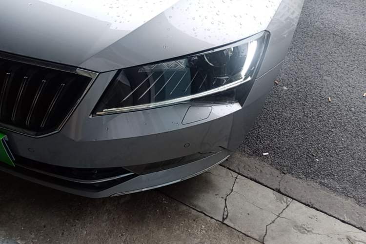 Used Skoda Superb 2017 TSI280 DSG Champion Edition Left Front Headlight