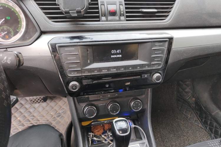 Used Skoda Superb 2018 TSI280 DSG Standard Edition China VI Audio And AC Panel