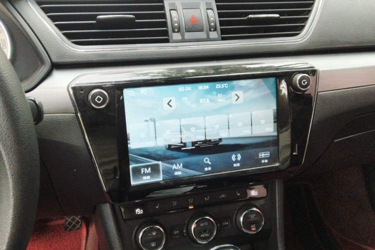 Used Skoda Superb 2018 TSI330 DSG Comfort Edition China V Standard Audio And AC Panel