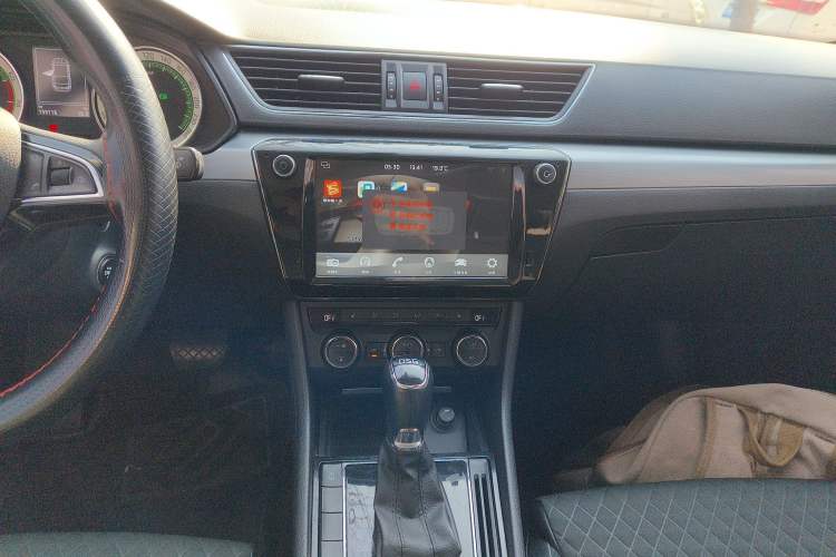 Used Skoda Superb 2018 TSI280 DSG Comfort Edition China V Standard Audio And AC Panel