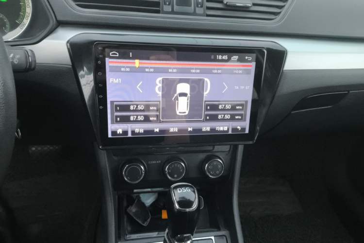 Used Skoda Superb 2018 TSI280 DSG Comfort Edition China VI Standard Audio And AC Panel
