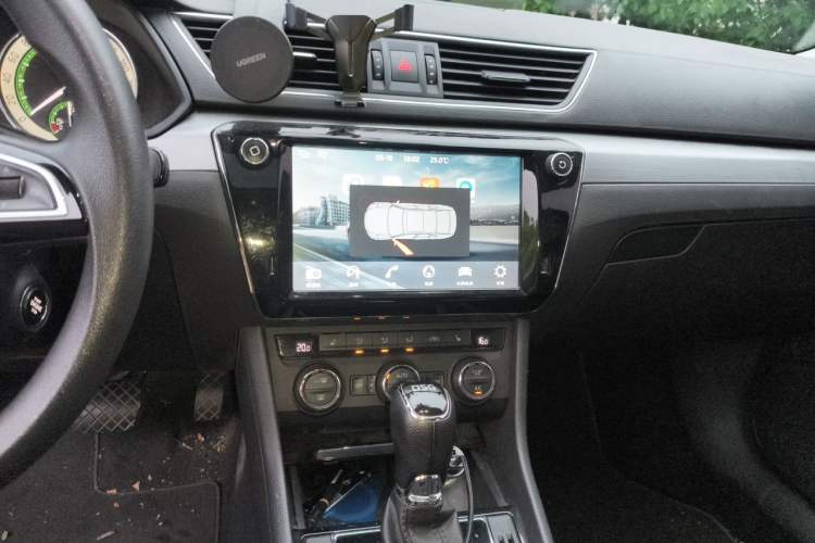 Used Skoda Superb 2018 TSI280 DSG Comfort Edition China V Standard Audio And AC Panel