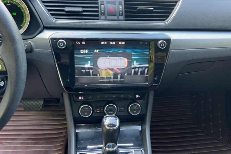 Used Skoda Superb 2018 TSI280 DSG Comfort Edition China V Standard Audio And AC Panel