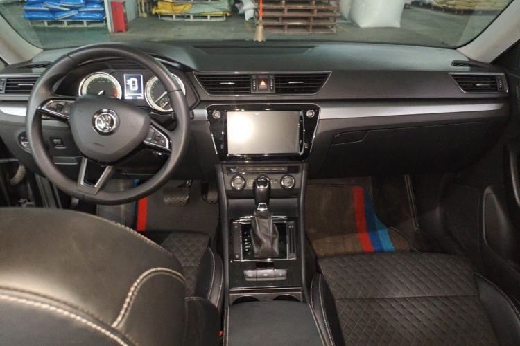 Used Skoda Superb 2018 TSI330 DSG Comfort Edition China V Standard Center Console