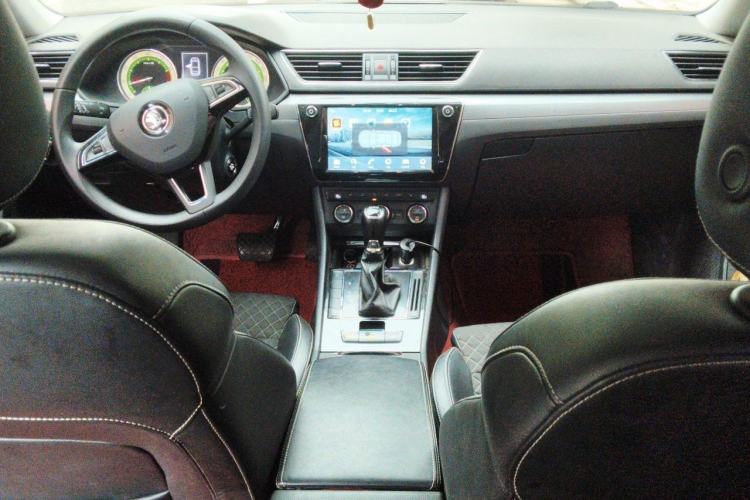 Used Skoda Superb 2018 TSI330 DSG Comfort Edition China V Standard Center Console
