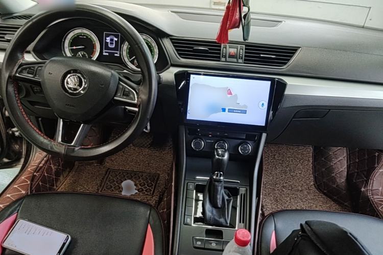 Used Skoda Superb 2018 TSI280 DSG Standard Edition China VI Center Console