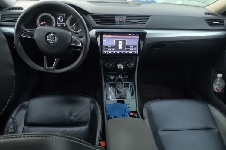 Used Skoda Superb 2018 TSI280 DSG Comfort Edition China VI Standard Center Console