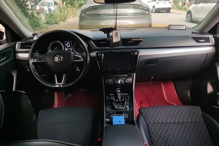 Used Skoda Superb 2018 TSI280 DSG Comfort Edition China V Standard Center Console