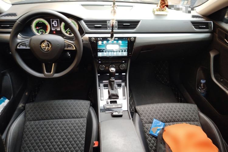 Used Skoda Superb 2018 TSI280 DSG Comfort Edition China V Standard Center Console
