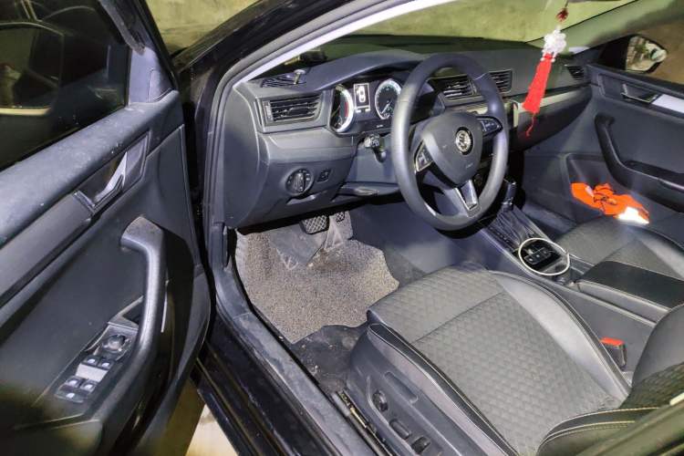 Used Skoda Superb 2018 TSI330 DSG Comfort Edition China V Standard Driver Seat