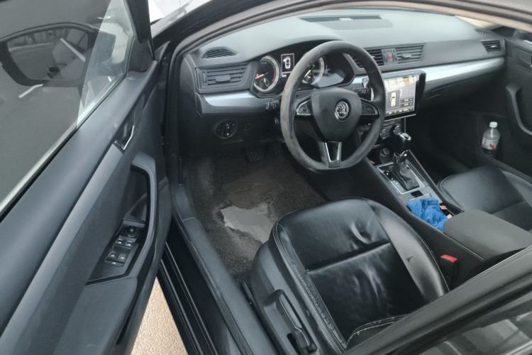 Used Skoda Superb 2018 TSI280 DSG Comfort Edition China VI Standard Driver Seat