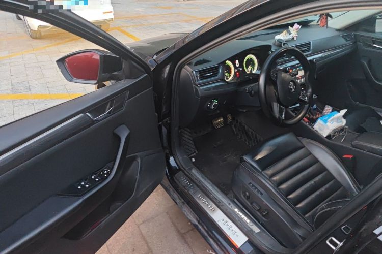 Used Skoda Superb 2018 TSI330 DSG Luxury Edition China V Standard Driver Seat
