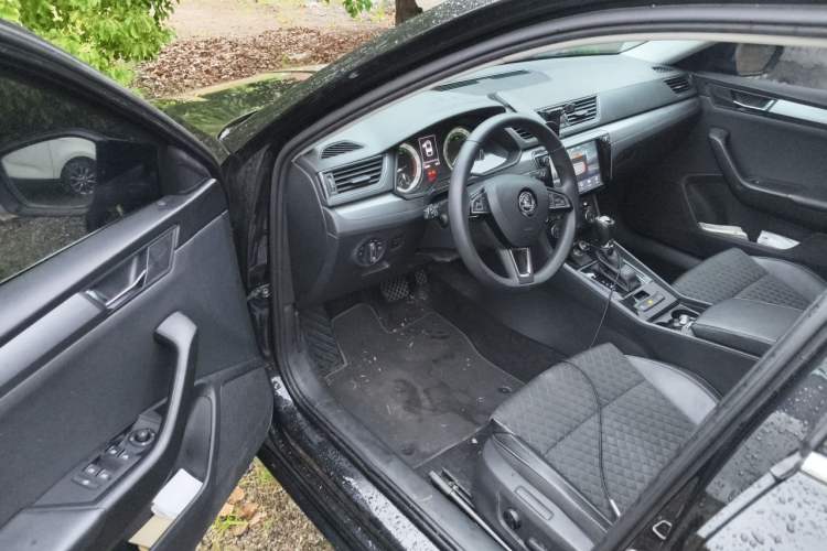 Used Skoda Superb 2018 TSI280 DSG Comfort Edition China V Standard Driver Seat