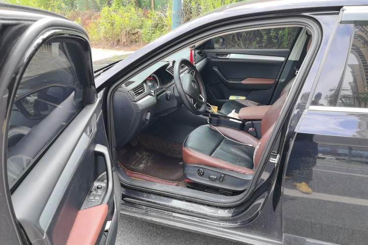 Used Skoda Superb 2018 TSI280 DSG Standard Edition China V Emission Standard Driver Seat