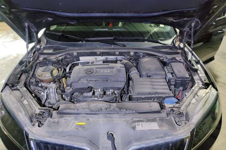 Used Skoda Superb 2018 TSI330 DSG Comfort Edition China V Standard Engine Bay