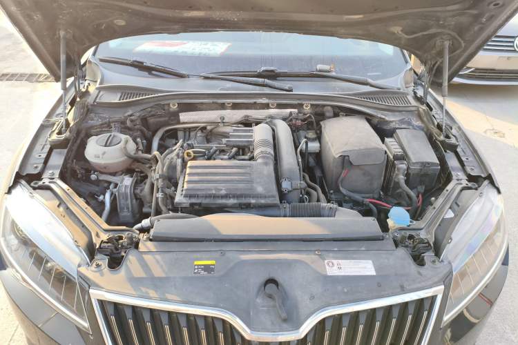 Used Skoda Superb 2018 TSI280 DSG Standard Edition China V Emission Standard Engine Bay