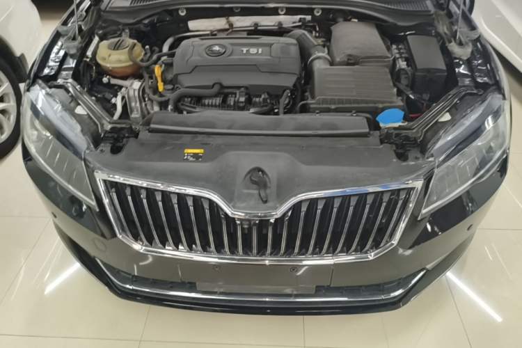 Used Skoda Superb 2018 TSI330 DSG Comfort Edition China V Standard Engine Bay