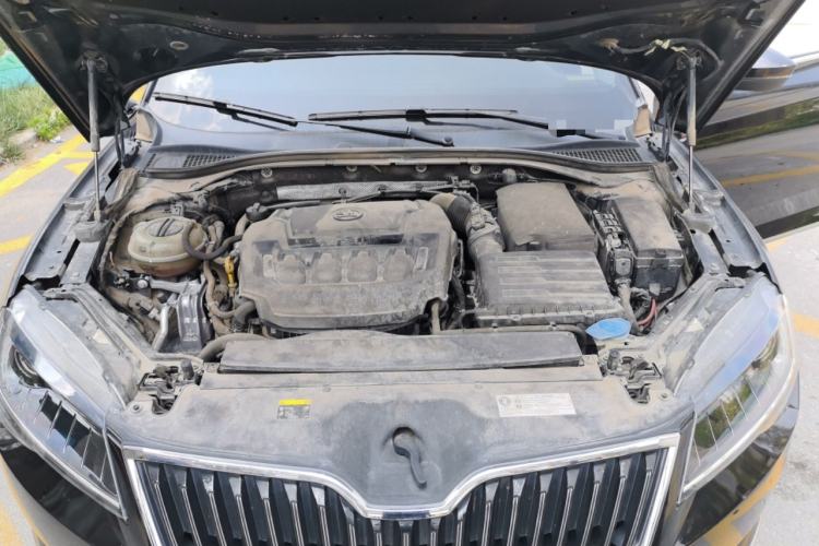 Used Skoda Superb 2018 TSI330 DSG Comfort Edition China VI Standard Engine Bay