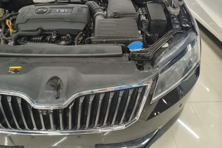 Used Skoda Superb 2018 TSI330 DSG Comfort Edition China V Standard Engine Bay Left