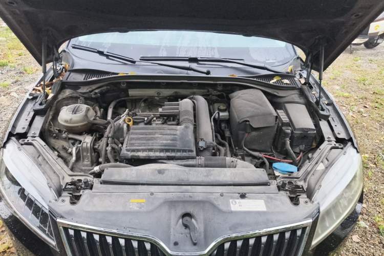 Used Skoda Superb 2018 TSI280 DSG Comfort Edition China V Standard Engine Bay
