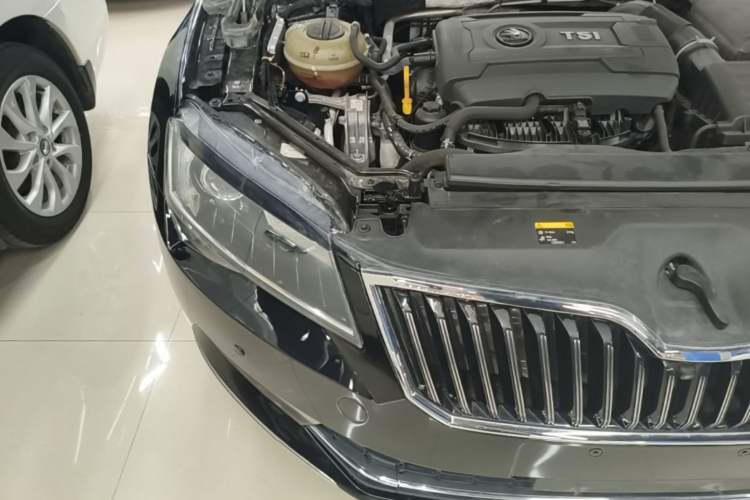 Used Skoda Superb 2018 TSI330 DSG Comfort Edition China V Standard Engine Bay Right