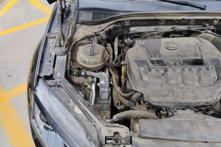 Used Skoda Superb 2018 TSI330 DSG Comfort Edition China VI Standard Engine Bay Right