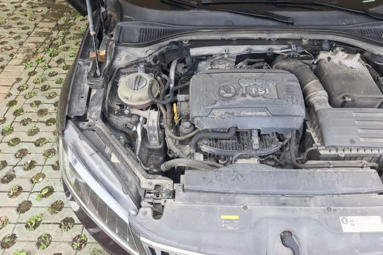 Used Skoda Superb 2018 TSI330 DSG Comfort Edition China V Standard Engine Bay Right